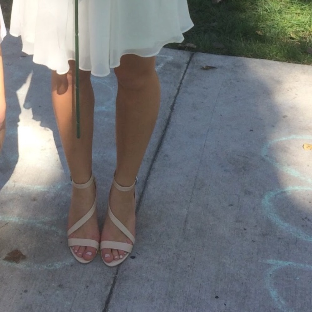 Strappy leather nude BCBG 3” heels